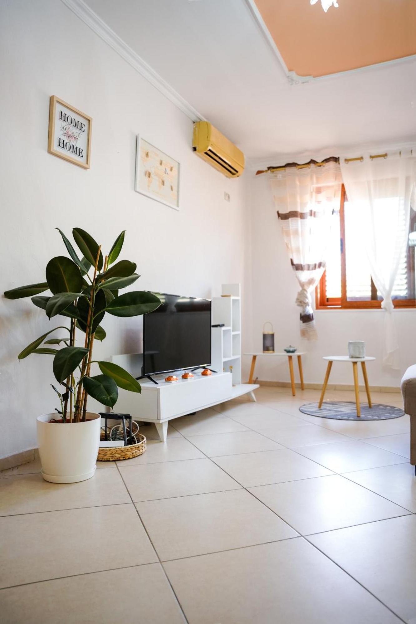 Tirana Centre Lions Gate 1 Apartment Kültér fotó